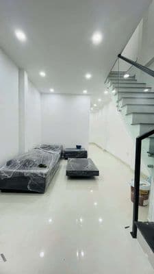 Giảm kịch sàn xả hàng phố hoa hồ thị kỷ