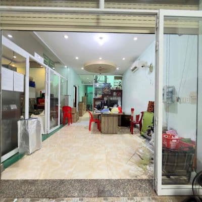 Cần bán gấp nhà Hiện đang cho thuê