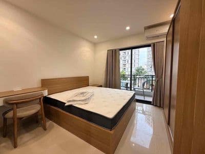 căn hộ dịch vụ tách bếp có ban công full nội thất gần lotte, rmit, tdt