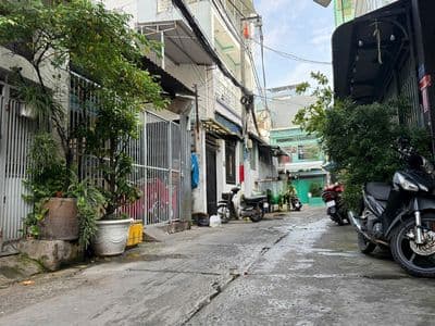 Chỉ tính đất - nhà 2 tầng cũ có 5 phòng trọ - 105m2 - 9 tỷ 99
