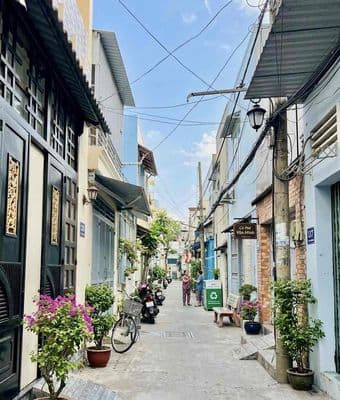 Gần sân bay - 4.4m x 12.5m - đang cho thuê 8 triệu/tháng - chỉ 4.x tỷ
