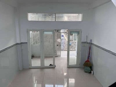 Nhà 2 lầu đối diện khu đô Thị vạn phúc, gần đại học luật, bình thạnh