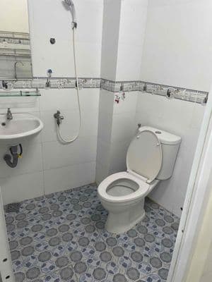 Nhà nguyên căn điện nước nhà nước chính chủ cho thuê.