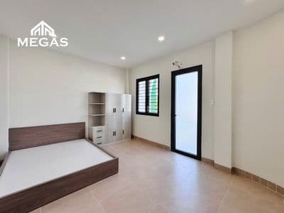Studio ban công mặt tiền full nội thất ngay vincom lê văn việt