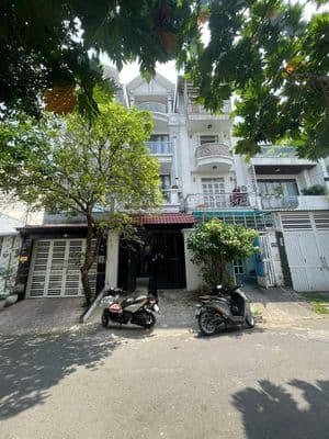CHO THUÊ NHÀ NGUYÊN CĂN Mặt tiền đường Tân Quy Quận 7