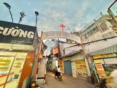 Cạnh Sân Bay, 93m2 tiện Xây Mới, 7,x Tỷ