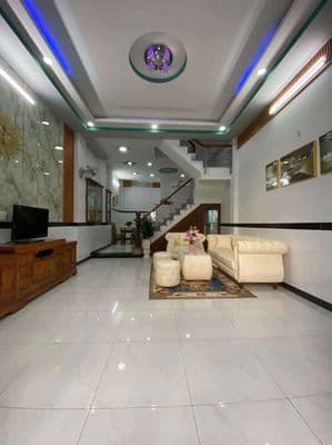 Nhà cho thuê hẻm xe tải lạc long quân q11- 4tầng , giá 17tr