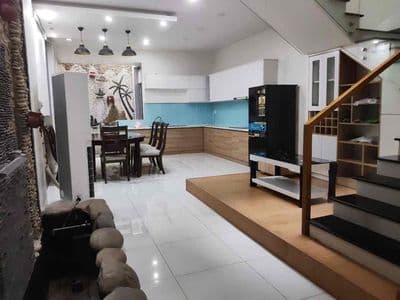Cho thuê nhà ngay Hiệp thành 3, đường rộng, sân ô tô, Khu dân cư