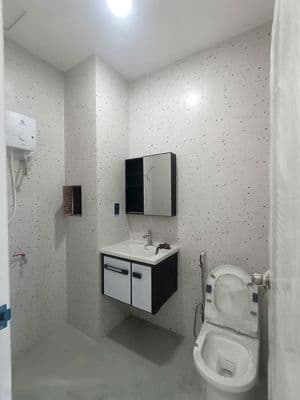 Cho thuê chdv; hoặc kinh doanh quận 10, dt:4x17 có 10 pn thang máy