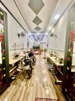 Nhà 1 lầu,ngang 3 X 20m , khu dân cư hiện hữu