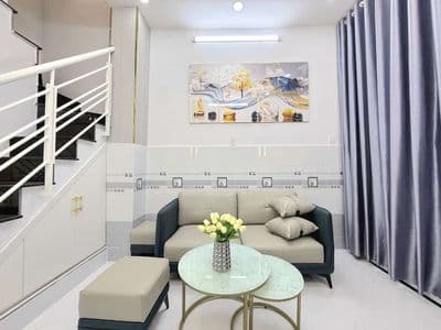 nhà sổ hồng 3.2x8m 2 lầu 4pn gần mặt tiền Huỳnh Tấn Phát 2.29 tỷ
