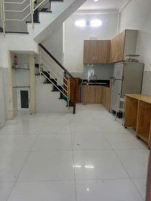 Cho thuê nhà lạc long quân ,p10,tân bình, 2pn 2wc chỉ 8 triệu/tháng
