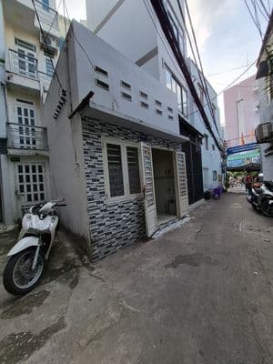 Chính chủ- nhà q4- hẻm 4m- 23m2 - 2 tầng- chỉ 3 tỷ nhỉnh
