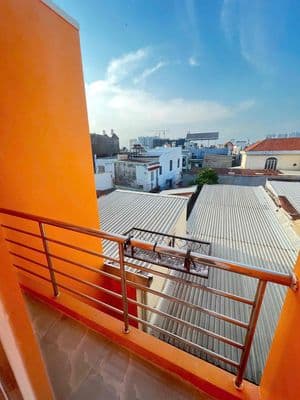 Nhà mới nc 2pn 3wc - giáp q7 - hđ dài hạn