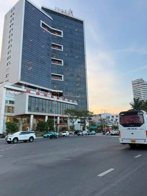 Cho thuê lô góc 3mt đường võ nguyên giáp, view biển