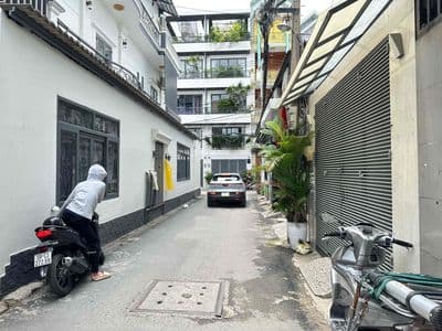 Nhà mới đẹp cho thuê hẻm xe hơi