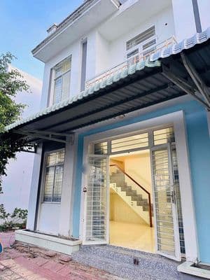 Nhà 1 lầu gia tốt co hem hong 3pn kdc Hoàng Quân gần trc FPT, DH Tay D
