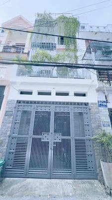 nhà đg oto đậu trong nhà 2 lầu 3pn 4wc