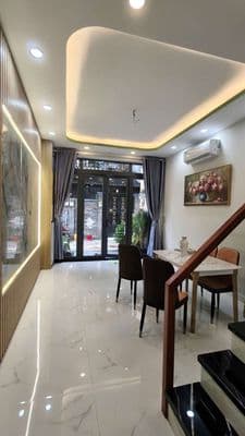 Chỉ 16tr/th - Nhà 3PN - 3WC Hòa Hưng Quận 10, gần CV Lê Thị Riêng