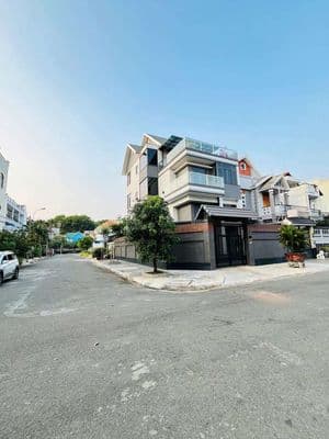 Cho thuê biệt thự góc full nội thất dt 10*20m