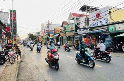 Cho thuê nhà mặt tiền vừa owr vừa kinh doanhmọi nghề ,13tr 300m 2lầu
