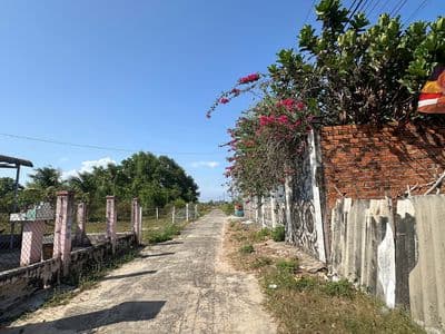 Chỉ 1,6 tỷ – sở hữu ngay lô đất gần biển la gi, có sẵn nhà – sổ riêng