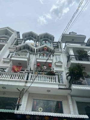 Cho Thuê nhà đẹp có Nội Thất ngay Ngã 3 Thống Nhất với Nguyễn V lượng