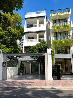 Cho thuê tòa nhà mặt tiền tú xương, quận 3 – 6x30m – thang máy – 130tr