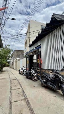Nhà 3 mặt tiền gần cây Dầu Đôi Diên Khánh