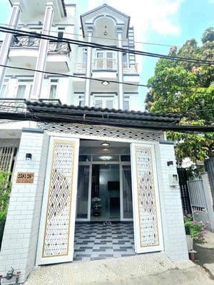 Nhà mặt tiền xe hơi ,xe hơi Ngủ trong nhà, gần Phú Mỹ Hưng quận