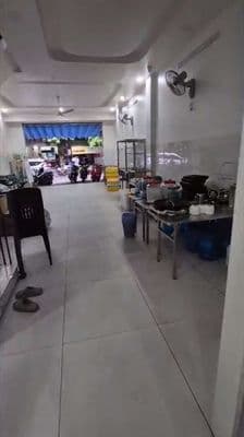 Nhà Mới rộng rãi - trệt 1 lầu sân thượng - Vị trí sầm uất