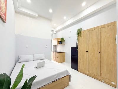 Studio ban công full nt ngay đh bách khoa- kinh tế- thang máy, an ninh