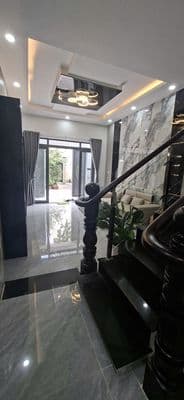 Nhà đẹp HXH Đường 385, Q.9 - Nhỉnh 7 tỷ (4 tầng, tặng nội thất).