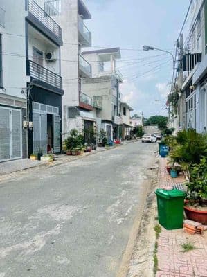 Nhà 1 trệt 2 lầu gồm 4PN 2WC sân thượng trồng rau gần ngã 3 Mỹ Thành