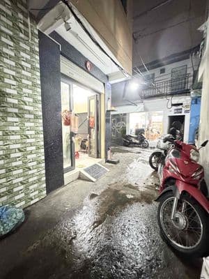Bán nhà phường 3, Quận 11, 3PN, 2Wc sát chợ, 2tỷ
