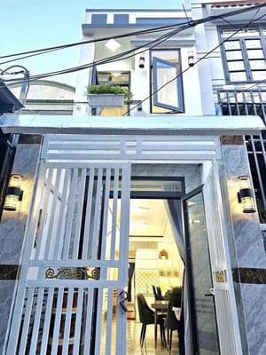 nhà bán 1 lầu , có phòng ngủ dưới đất gần Phú Mỹ hưng quận 7