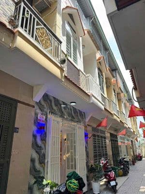 Nhà 2 Lầu Vị Trí Đẹp Ngay Ngã Ba Tân Kim - Đường TĐ4 - Sổ Hồng Riêng