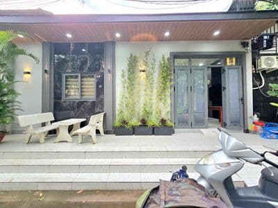 nhà bán đường trước nhà 9 m gần quận 7 , gần khu chiết xuất Tân Thuận