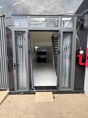 Nhà nguyên căn đường Nguyễn Văn Quá 1 trệt 1 lầu full nội thất