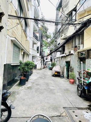Bán nhà -q1-bùi thị xuân- 3tầng -sẵn dòng tiền/20tr- giá 7,8 tỷ (tl)