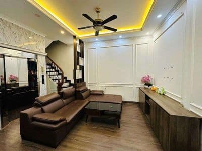 Gấp! Chủ cần bán nhà phố Nguyễn Khánh Toàn, 5 tầng thang máy, full đồ