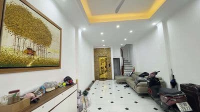 Quá rẻ nhà phố Lạc Long Quân, 6 tầng thang máy, lô góc, ở sướng