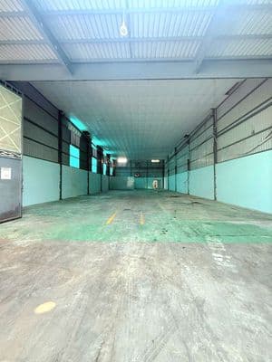 Cho thuê kho xưởng 450m2.Đường xe tải.Trần la phông,Gần cầu Bình Phước