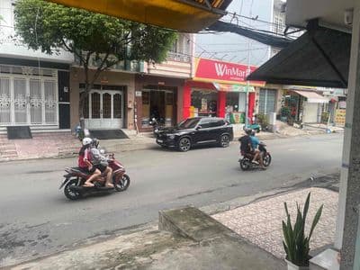 Cho thuê MBKD ngay đường Trần văn kiểu.