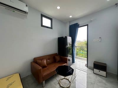 Chdv mới xây full nội thất bancol ngay trung tâm