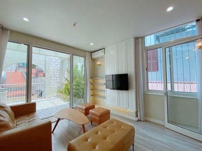 Cho thuê nhà 5 tầng thang máy Đào Tấn - 70m - 15m ô tô - 30m mặt phố