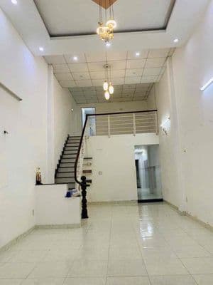 Nhà gần chợ trường học 2pn 2wc. đường xe tải