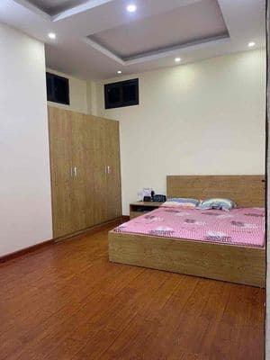 cho thuê cả nhà mới 35x5t phố Cự Lộc