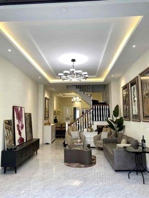 nhà 1 trệt 2 lầu Cách ngã 6 An Phú 1,5 Km