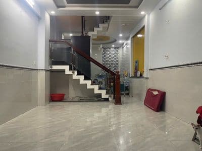 Giá 10tr tháng cho thuê nhà nguyên căn. gần ngã ba cây trâm gò vấp